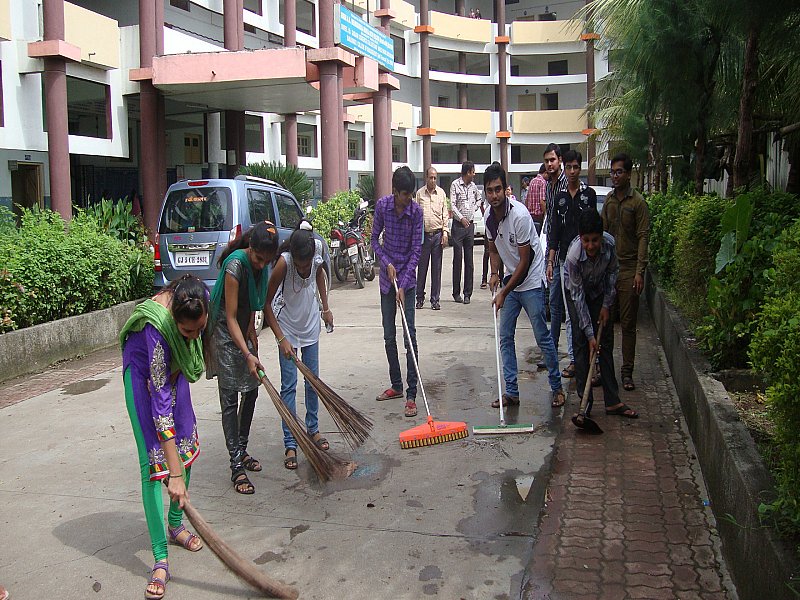 Chalo College Abhiyan