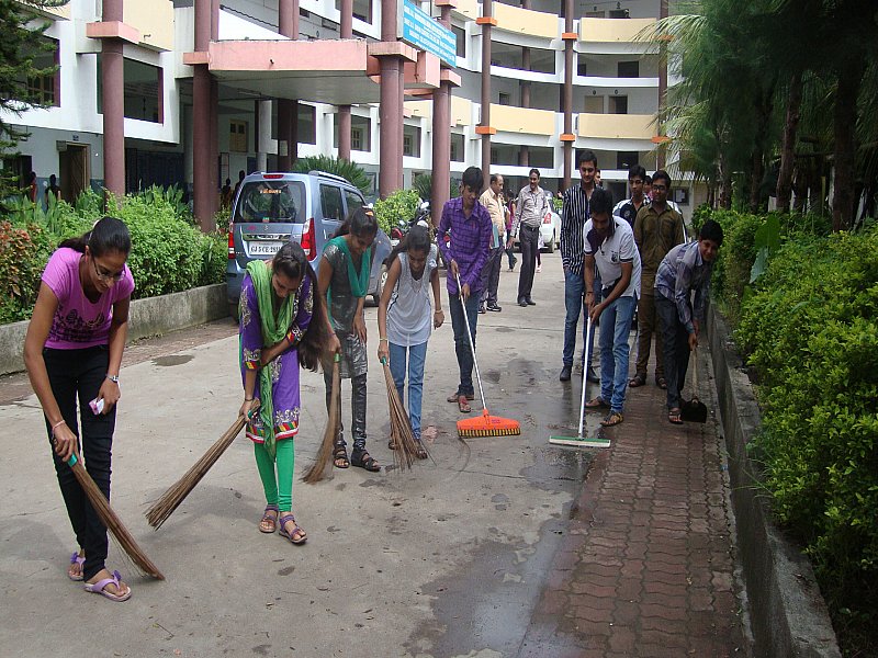 Chalo College Abhiyan